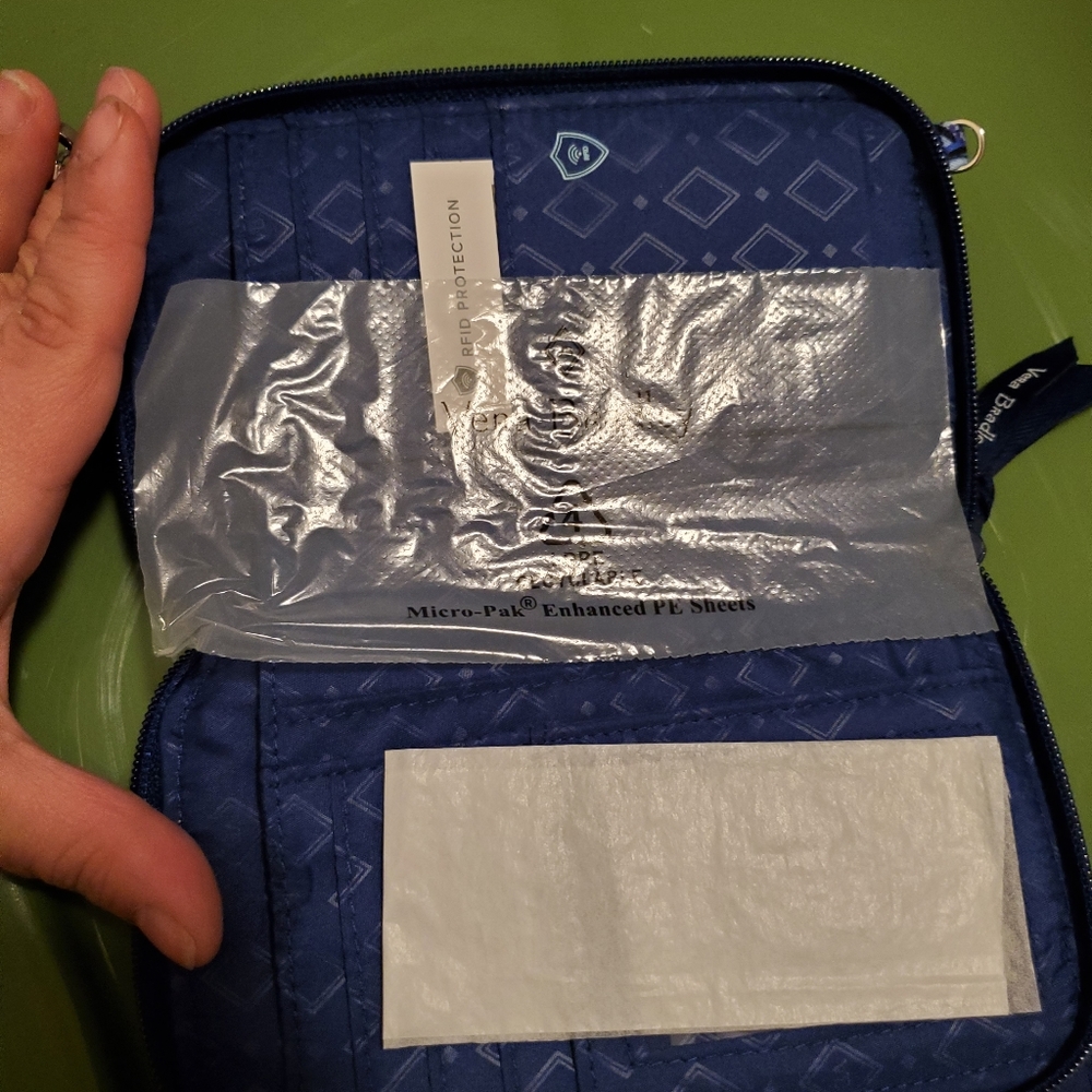 Blue Vera Bradley 3 in 1 Crossbody Bag - Picture 6 of 10